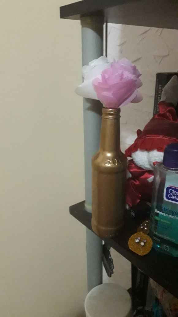 Garrafa com a Flor de papel de seda