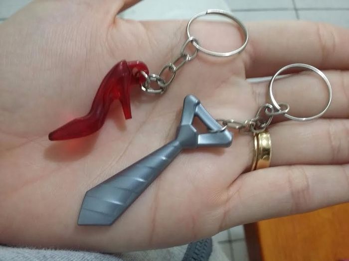mini sapatinho e mini gravatinha