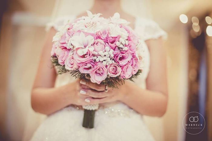O buquê rosa e branco