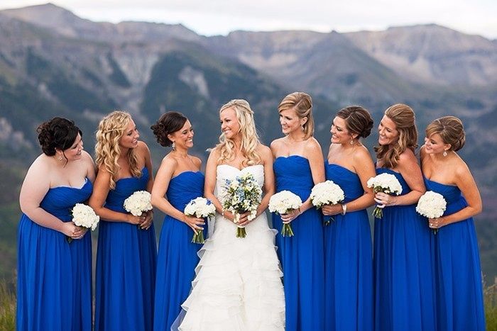 Madrinhas de azul escuro casamento diurno