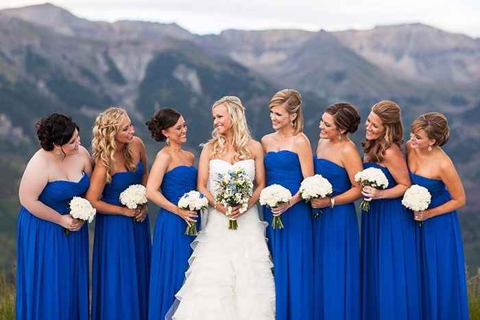 Madrinhas de azul escuro casamento diurno