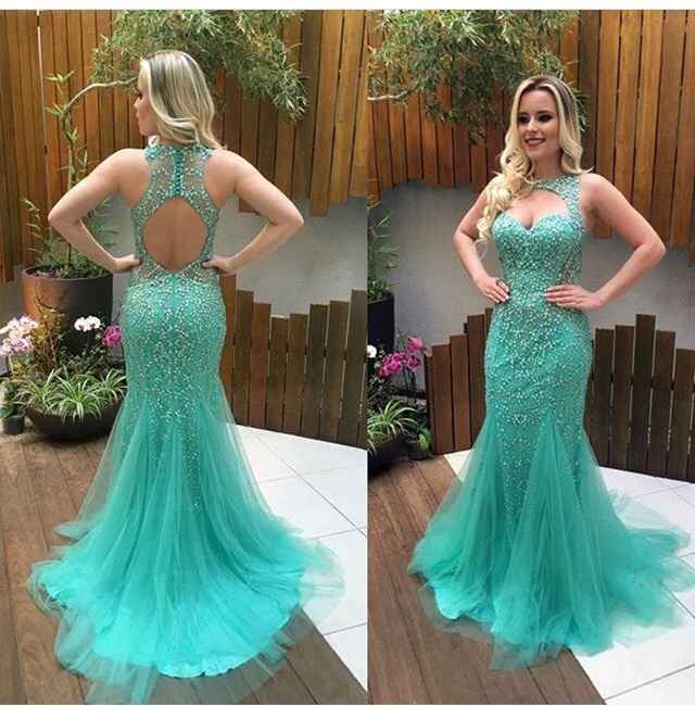 Madrinha de vestido de cor verde esmeralda - 1