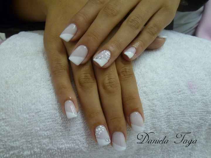 Unhas de Noiva
