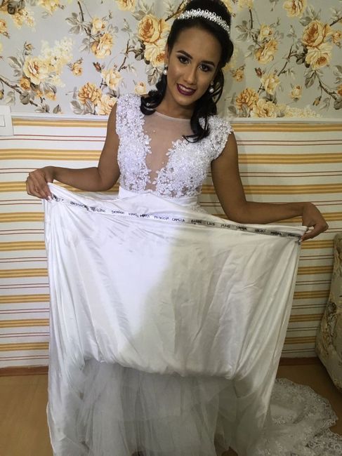 Nome das solteiras na barra do vestido