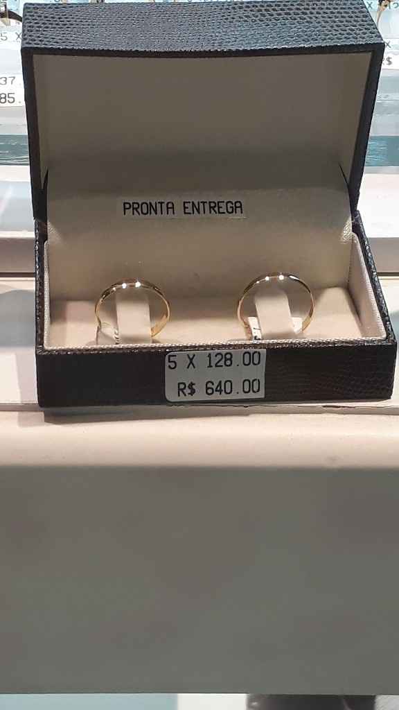 a dificuldade na hora de comprar as alianças... - 1