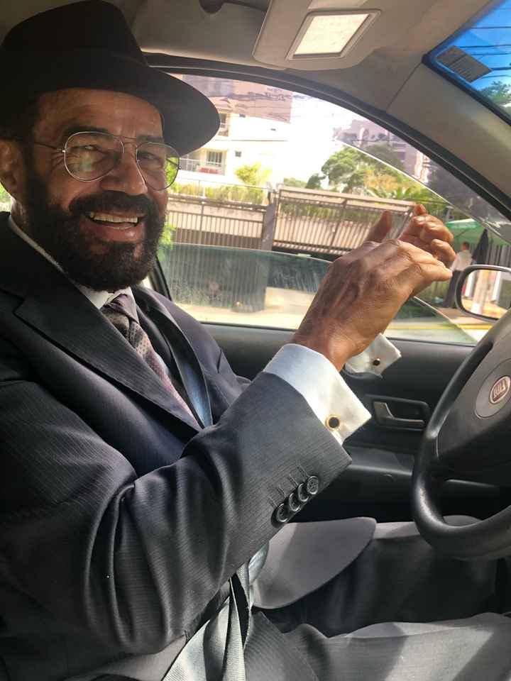 Dia dos pais 🥰meu pai no dia do nosso casamento civil 🥰ele tem 69 e é super moderno’ ansiosa para o 