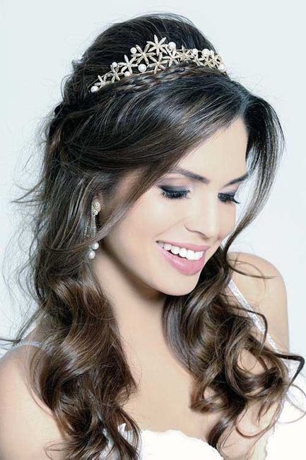 Pretendo fazer neste estilo com coroa de flores 