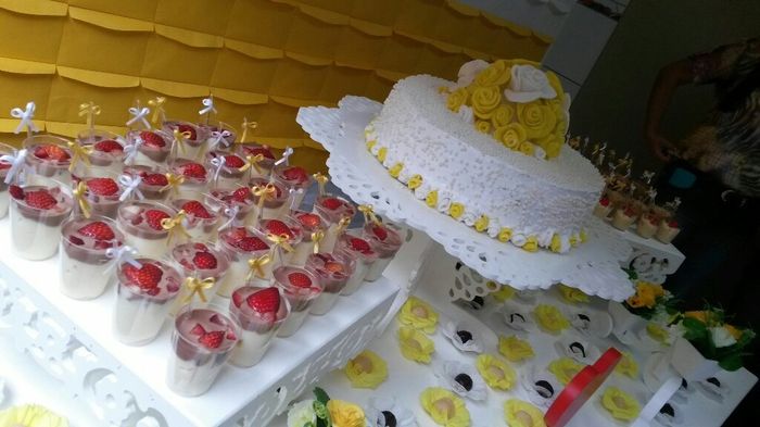 Meu noivado  todooo amarelinho haha - 5