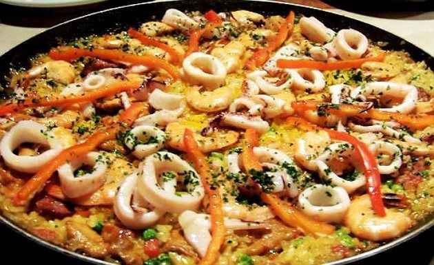 Paella de frutos do mar