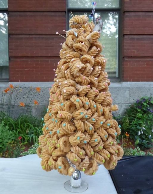 O famoso "gâteau de mariage" confeccionado por Annie!