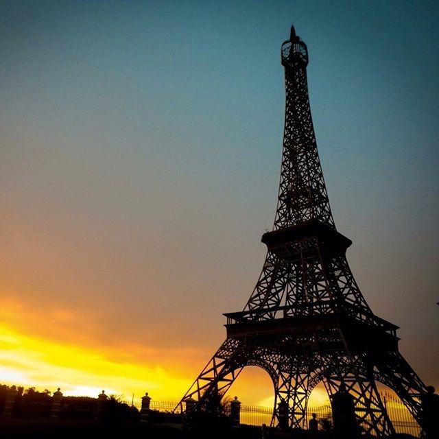 Réplica da Torre Eiffel - Umuarama/PR