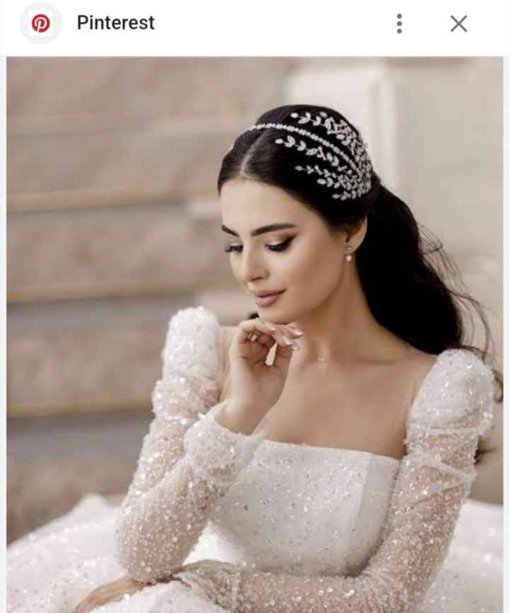 Vestido de Noiva Com Decote Quadrado - 1