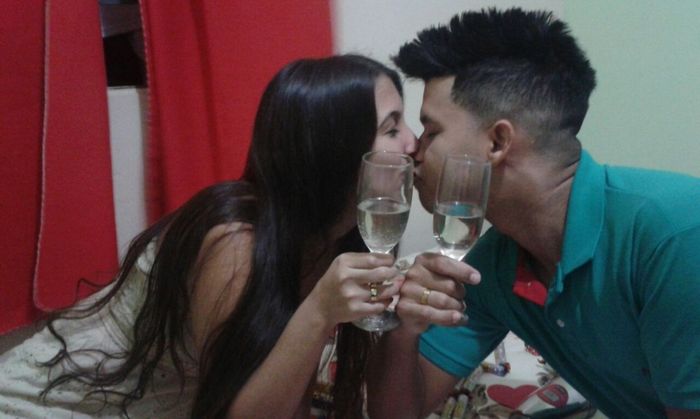 E teve champanhe na hora da troca de alianças :)