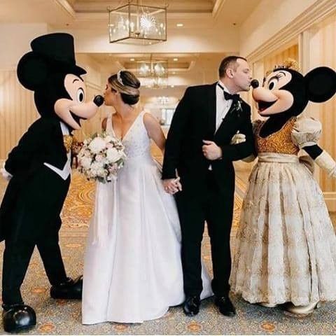 Apaixonada por Mickey e Minnie, mais será que rola no casamento? 2