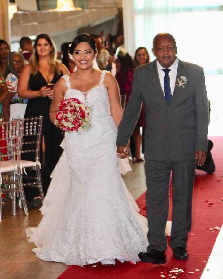 Quando escolhi esse vestido eu até chorei, foi feito para mim 