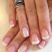 1.Unhas sem muito brilho, delicada muito linda