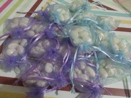 Amendoas e saquinhos de organza