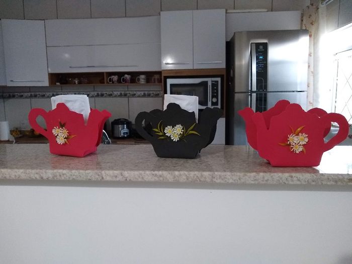 Porta guardanapos em forma de bule em EVA