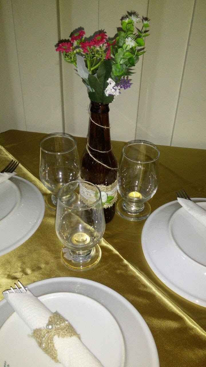 Olha que charme ficou o centro de mesa e o porta guardanapos 