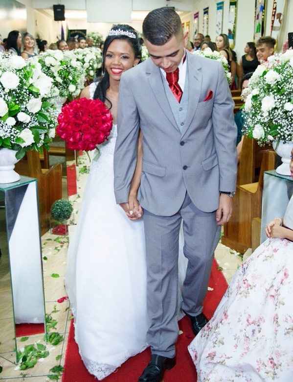 Saída dos noivois