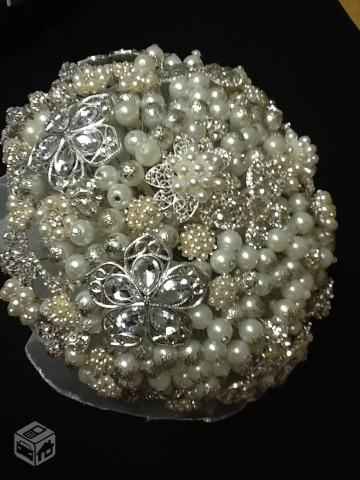 Buque de broches.  - 2