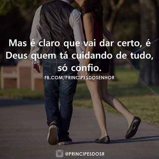 Deus na frente.