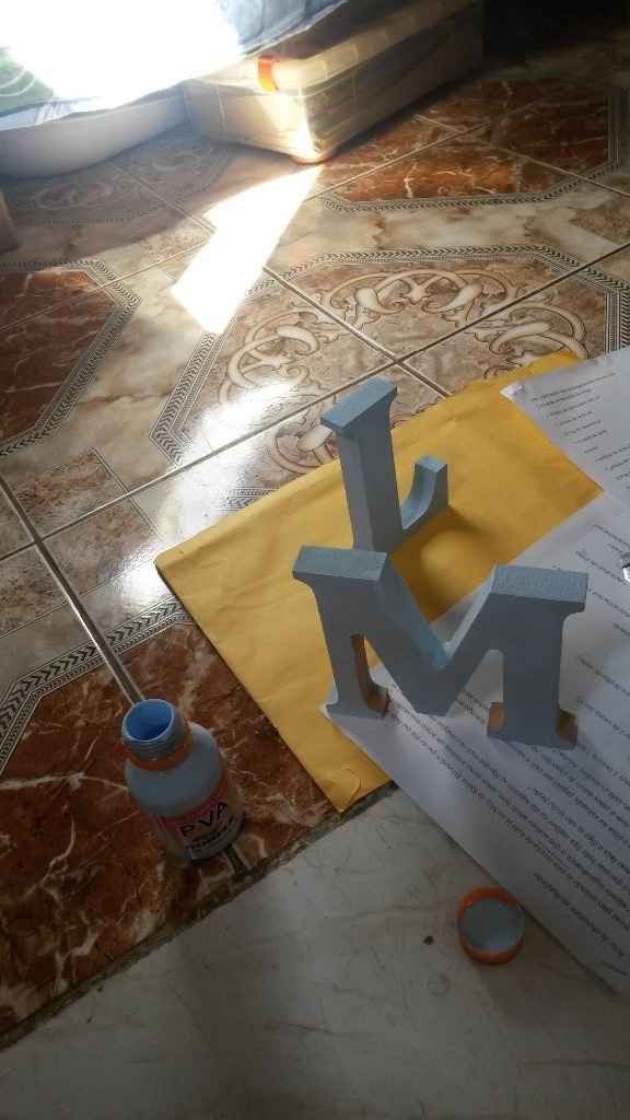 Passei três mãos de tinta so.