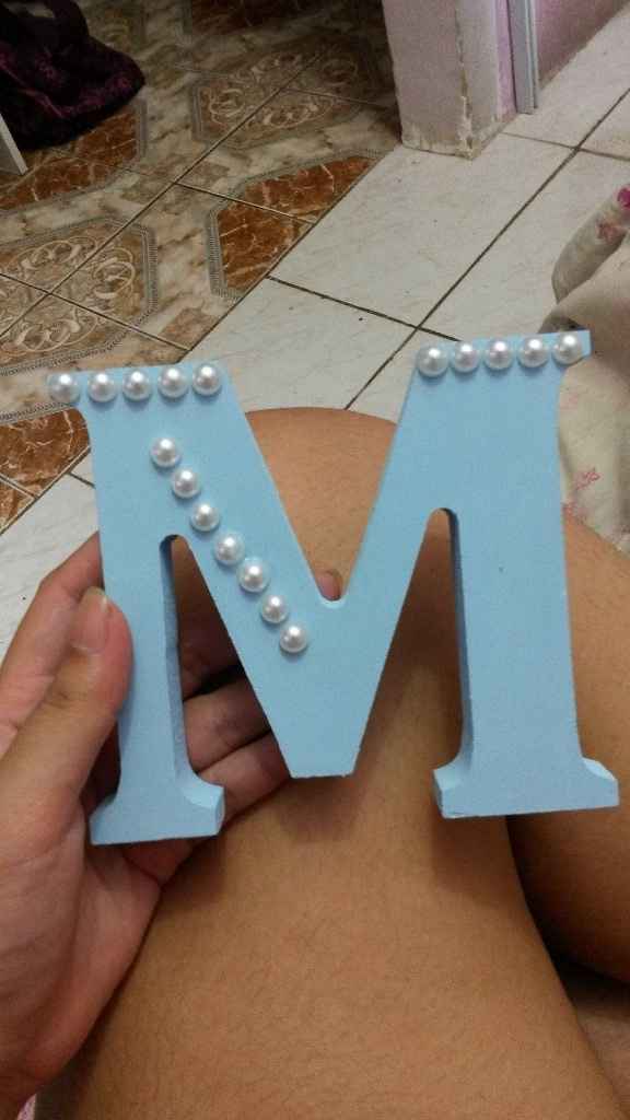 Ficou um pouco torto mais e q caiu no chao e quando vi a cola ja tinha secado 