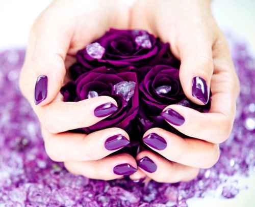 unhas roxa