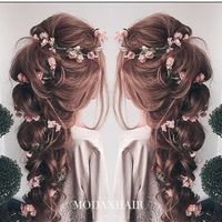 Penteado com flor