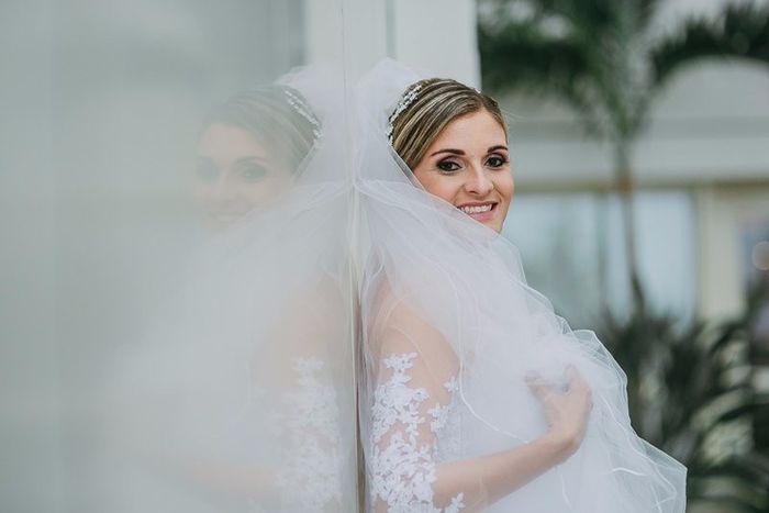 Vestido de noiva e véu de tule italiano - Dá para brincar com o véu nas fotos!