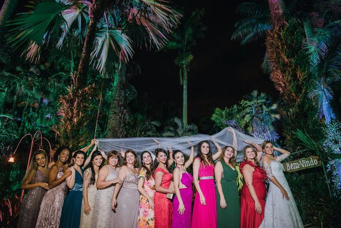 O véu e as madrinhas, adorei a foto!