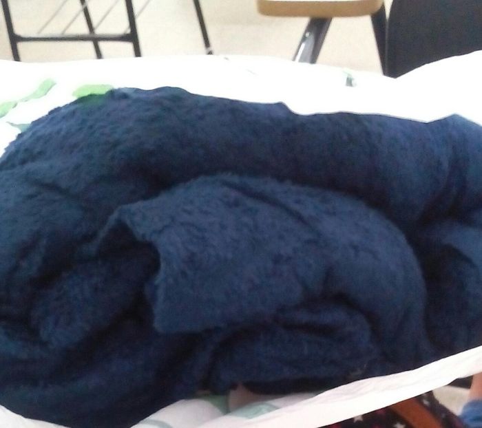 Esta numa sacola.. Mais é a primeira coberta de casal.. aqueles beeem fofinhos e gosto de dormi haha