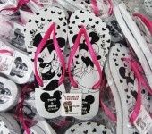 o que acham de dar chinelos customizados como lembrança ? 2