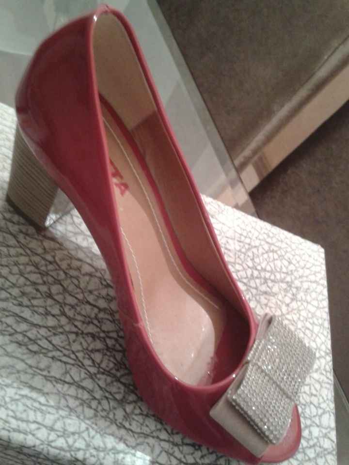 Sapato vermelho dia C , in love