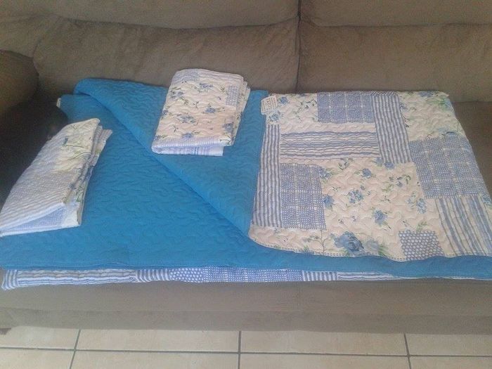 Colcha  linda azul 