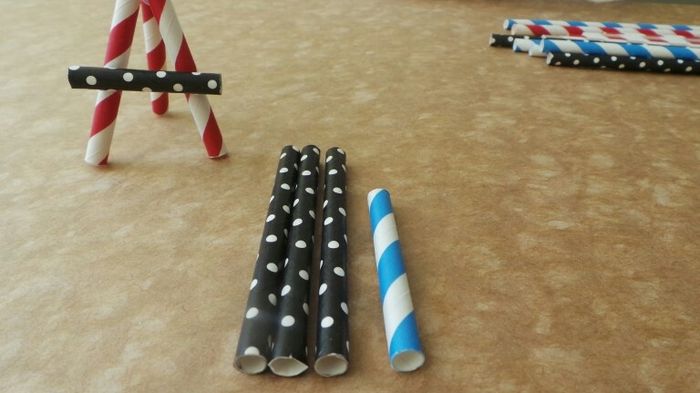 Mini cavaletes de canudos de papel - 2