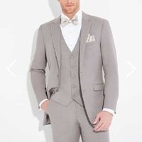 Qual traje o noivo poderia escolher para o dia do seu casamento, um que não chame tanta a atenção, m