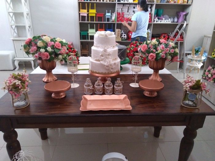 Mesa do bolo com alguns (poucos) itens DIY