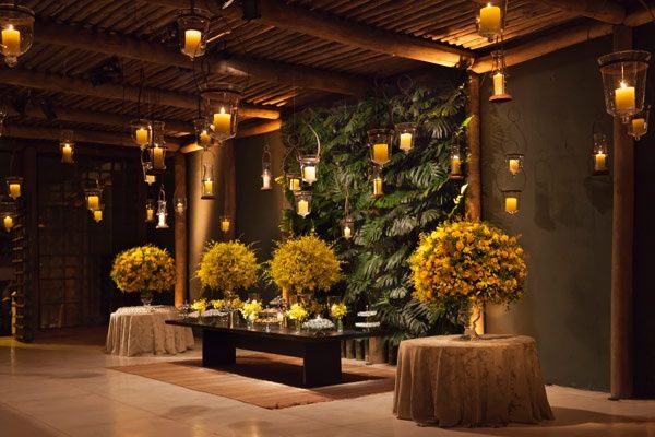 Decoração Amarelo Mesa do Bolo