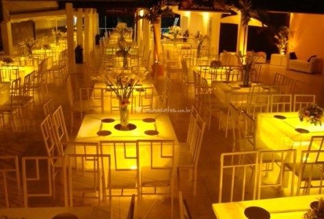 Mesa iluminada