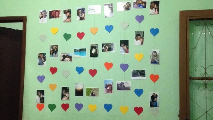 Mural de fotos e coração