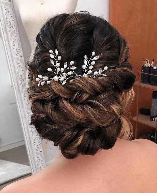 Penteado para cabelo cacheado. 👰🏻‍♀️ 4