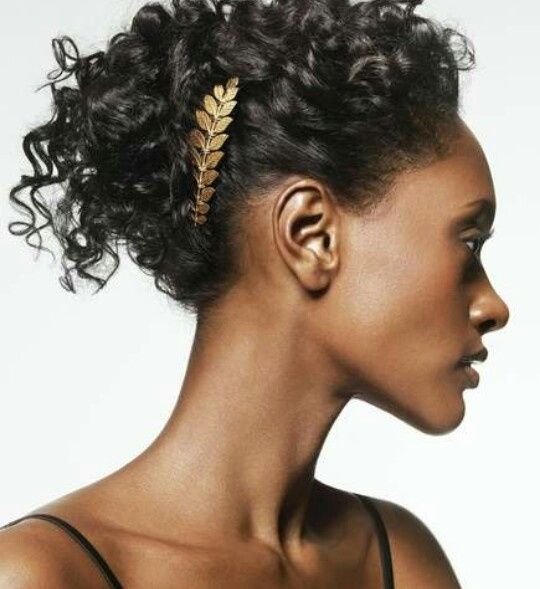 Penteado para noivas de cabelos enrolados/crespo - 8