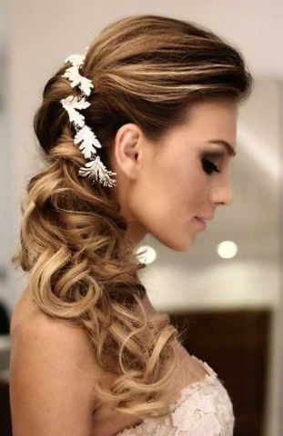 Penteado no estilo romântico