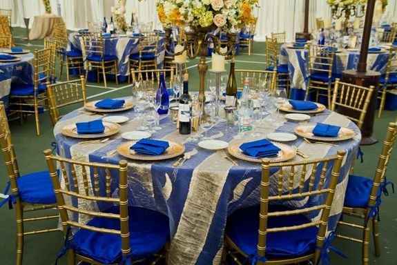 Azul e dourado