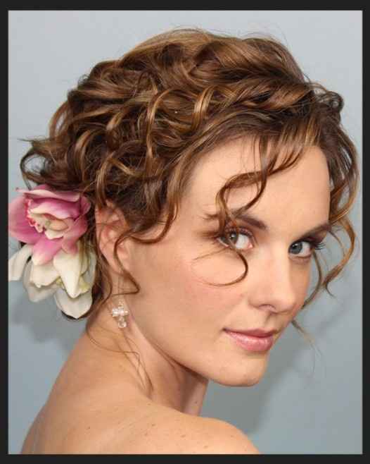 Penteado para cabelo curto e cacheado