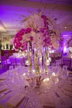Decoração com lírios e orquídeas