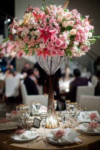 Decoração com lírios e orquídeas