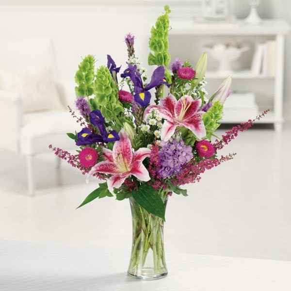 Decoração com lírios e orquídeas